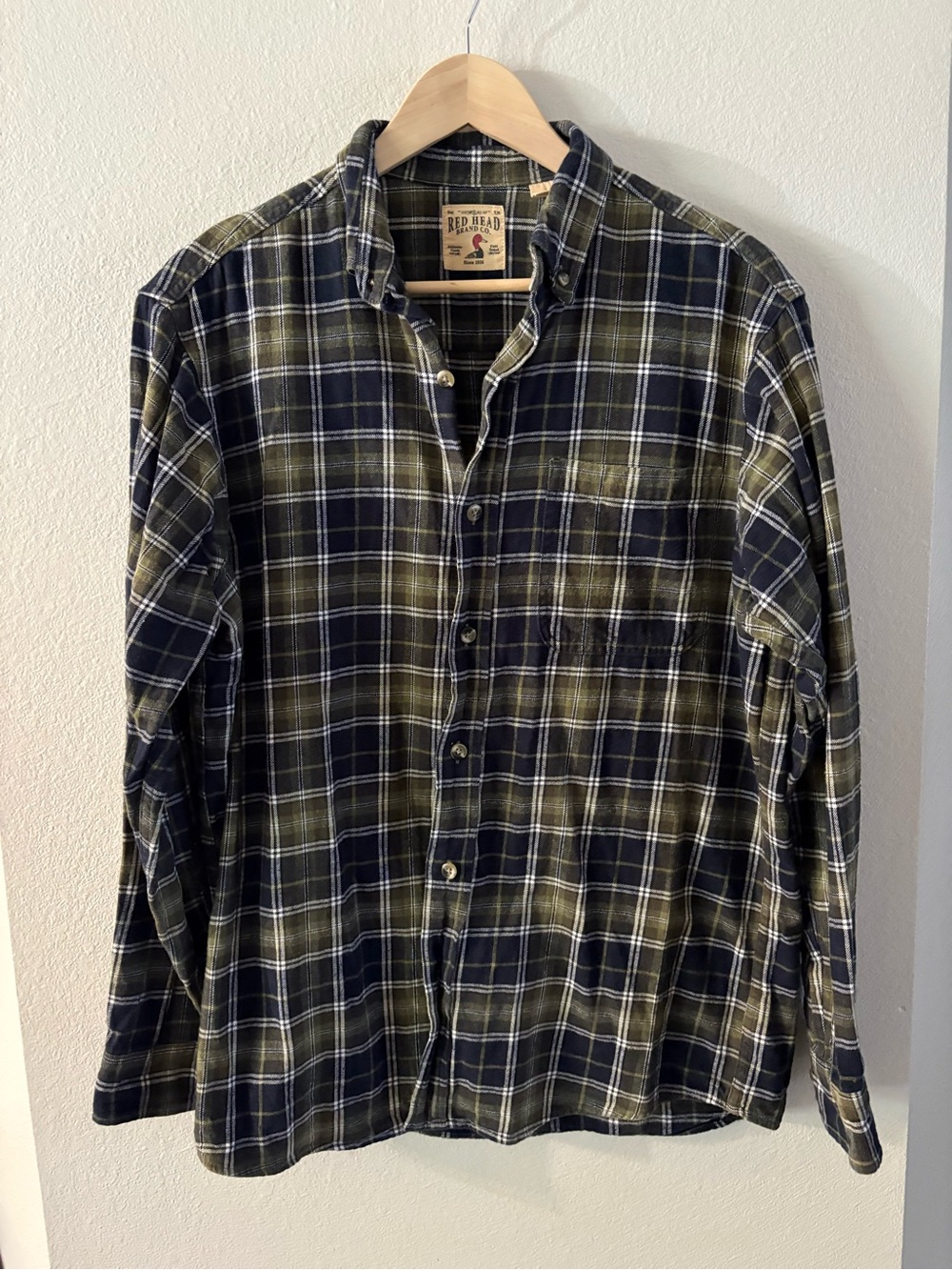 90s Cabincore Navy and Olive Plaid Flannel Button-Down Shirt RedHead M